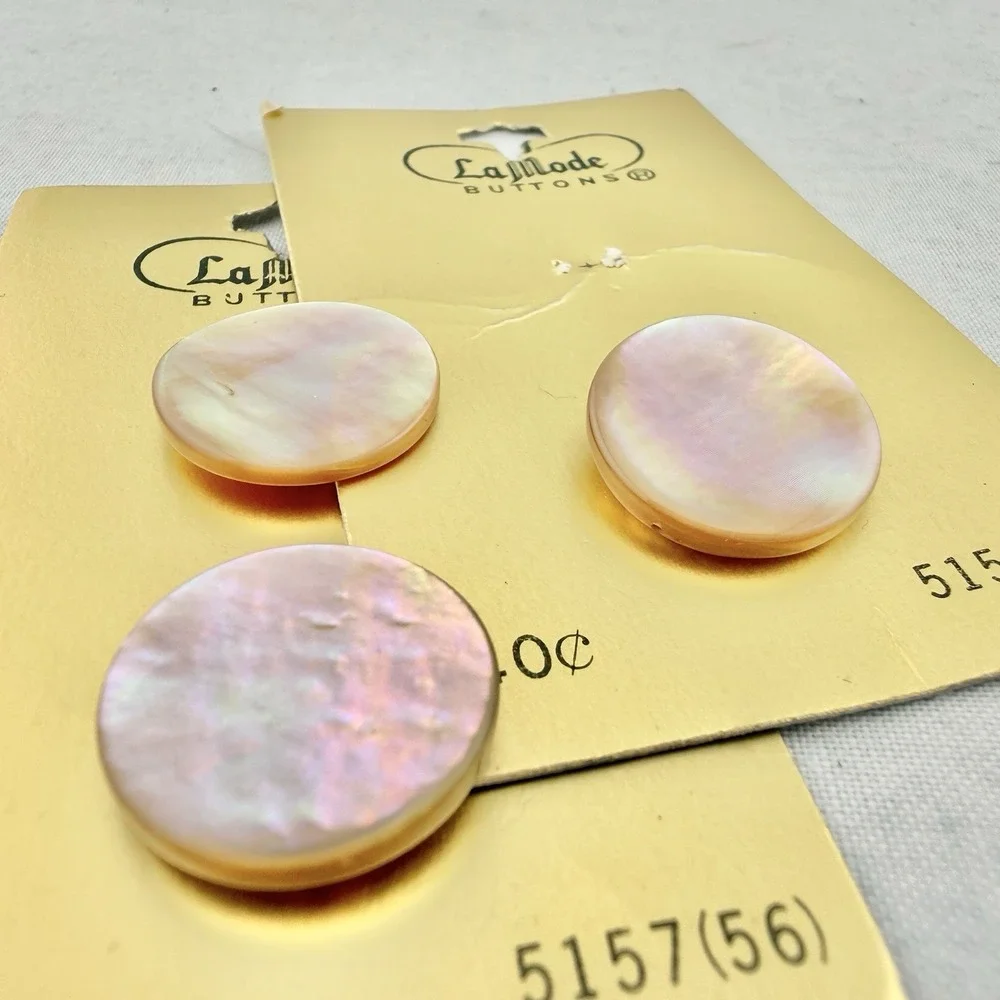 Vintage La Mode Pearlescent Shank Buttons Iridescent 3/4